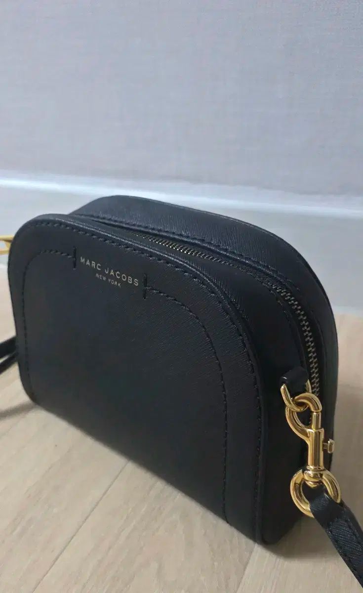  MARCJACOBS マークジェイコブス ハーフムーン クロスバック メッセンジャーバッグ ショルダーバッグ