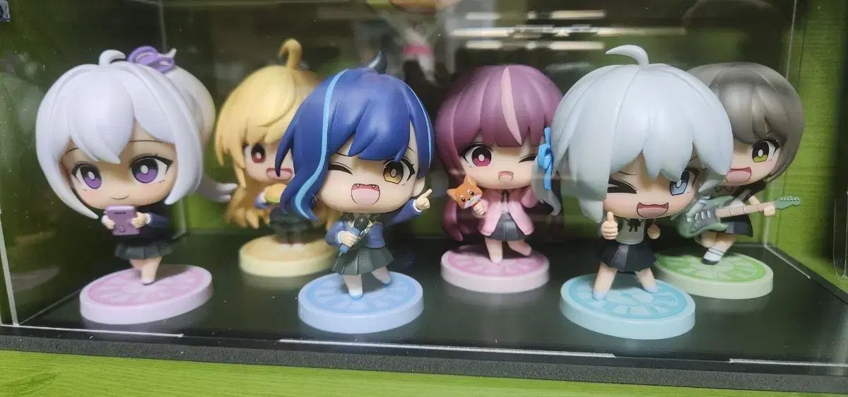 次元を超えた ISEGYE アイドル フィギュア