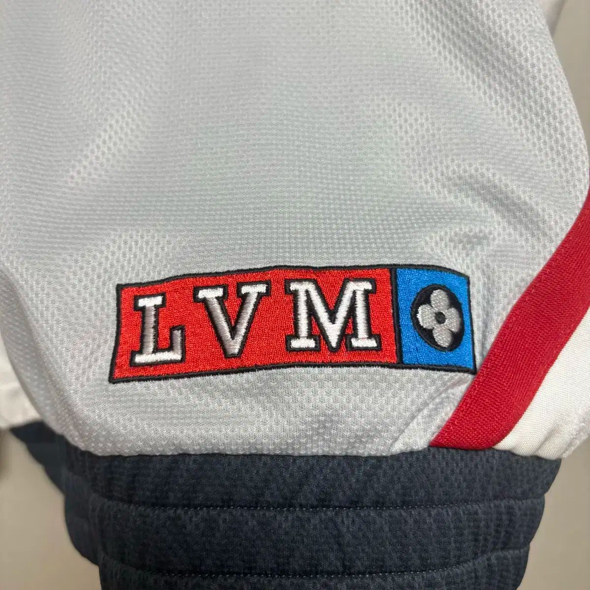 ルイヴィトン 엠빌리쉬