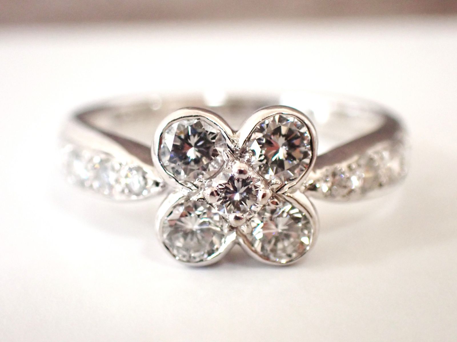 Van Cleef - Arpels ヴァンクリーフ＆アーペル オンベル ダイヤ リング 9.5号 K18WG 18金 3.3 g