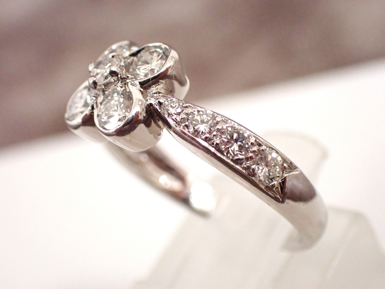 Van Cleef Arpels ヴァンクリーフ＆アーペル オンベル ダイヤ リング 9 5号 K 18 WG 18金 3 g