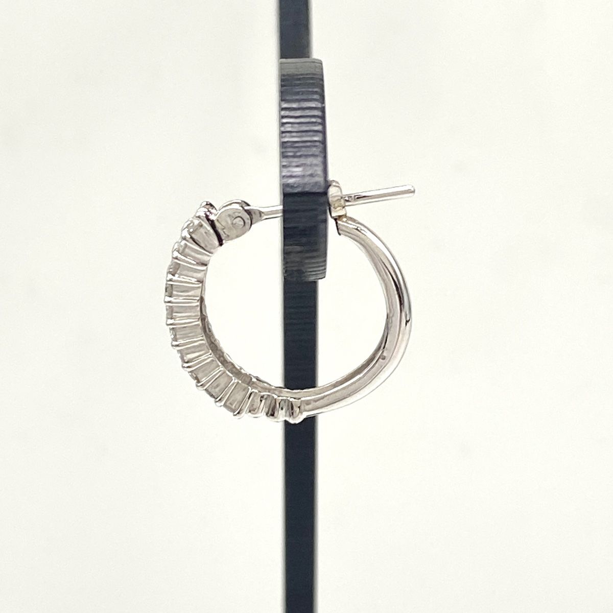 メレダイヤ デザインピアス プラチナ フープ ピアス Pt 900 ダイヤモンド レディース