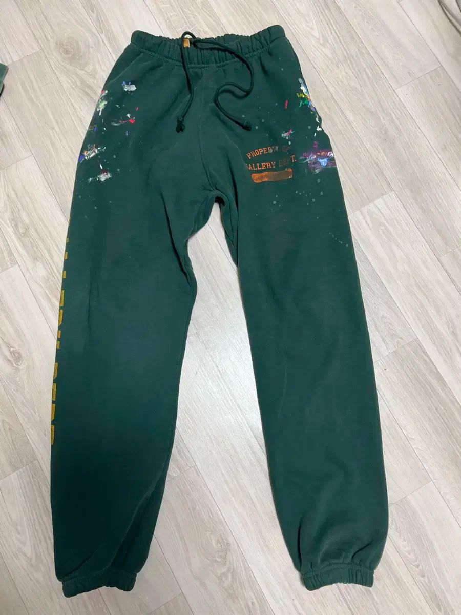 ギャラリー デパートメント5 グリーン スウェットパンツ