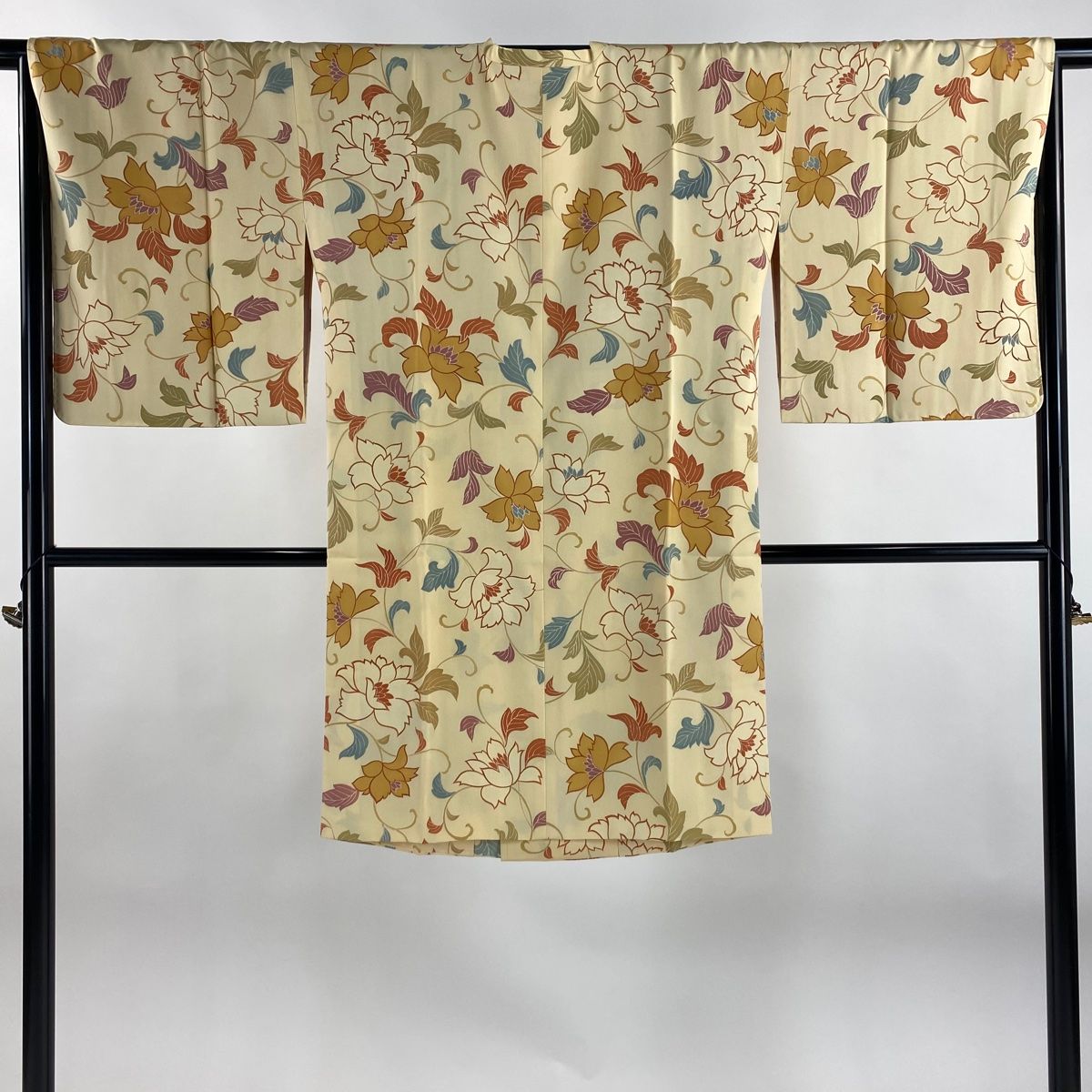 道行 身丈103.5 cm 裄丈66 M 和装コート 角衿 花唐草 薄黄 正絹