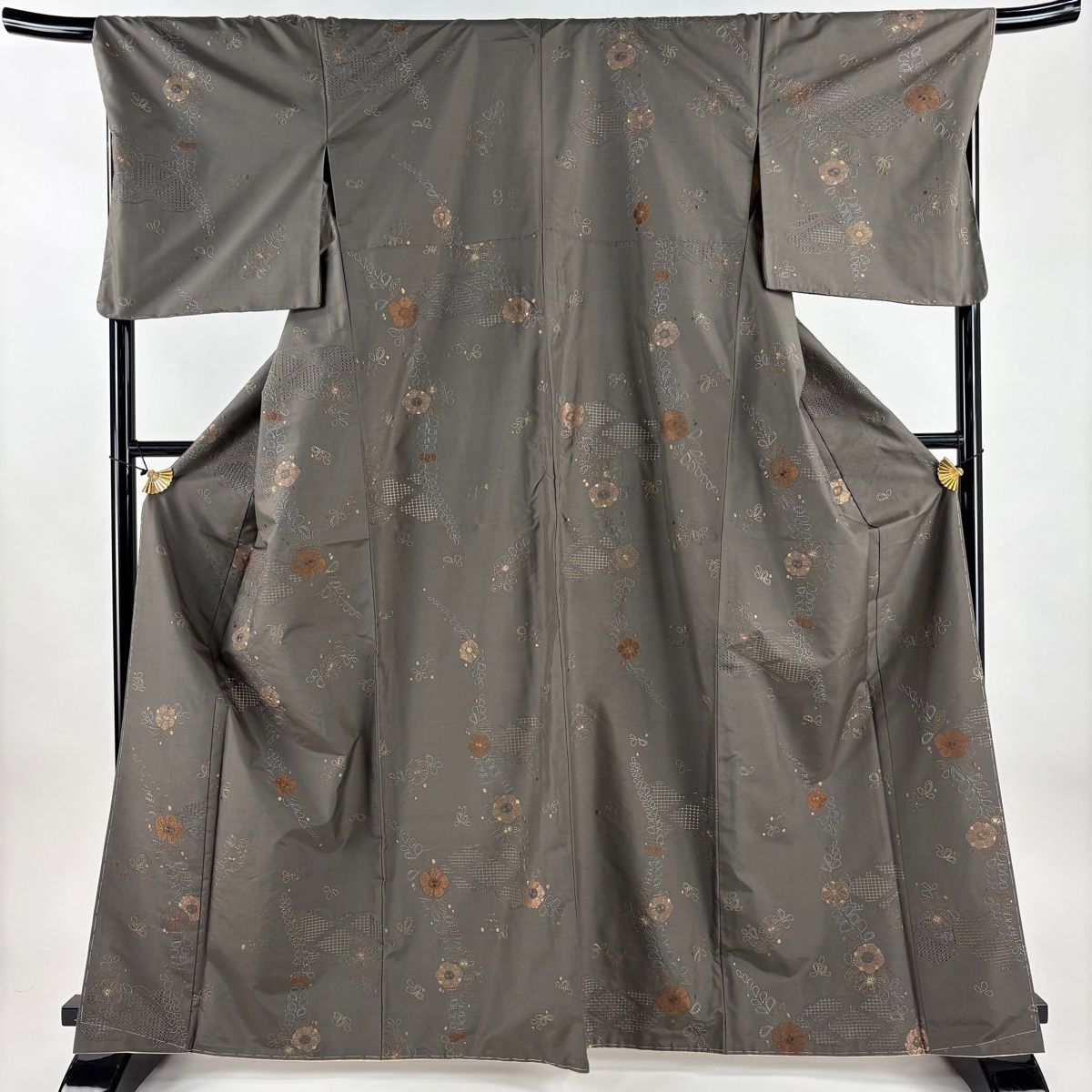 小紋 身丈165 cm 裄丈70 L 袷 紬地 草花 刺繍 茶色 正絹