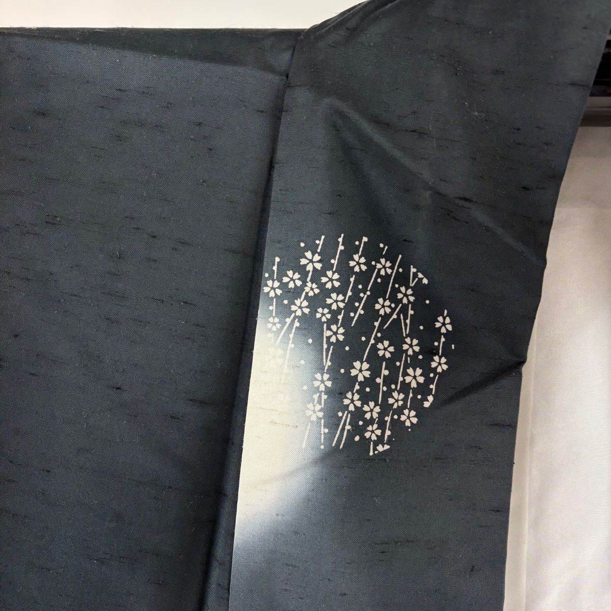 小紋 身丈168 5 cm 裄丈66 M 袷 牛首紬地 落款 証紙 桜 ぼかし 深緑 正絹 小紋 着物
