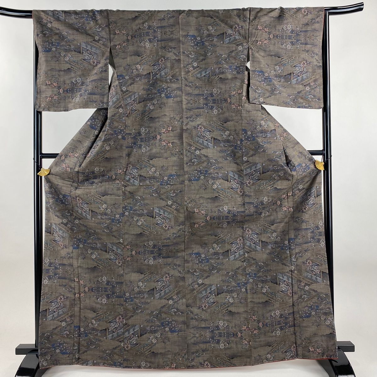 大島紬 身丈169.5 cm 裄丈66 M 袷 都喜ヱ門 泥染 落款 証紙 御所風景 草花 焦茶色 正絹