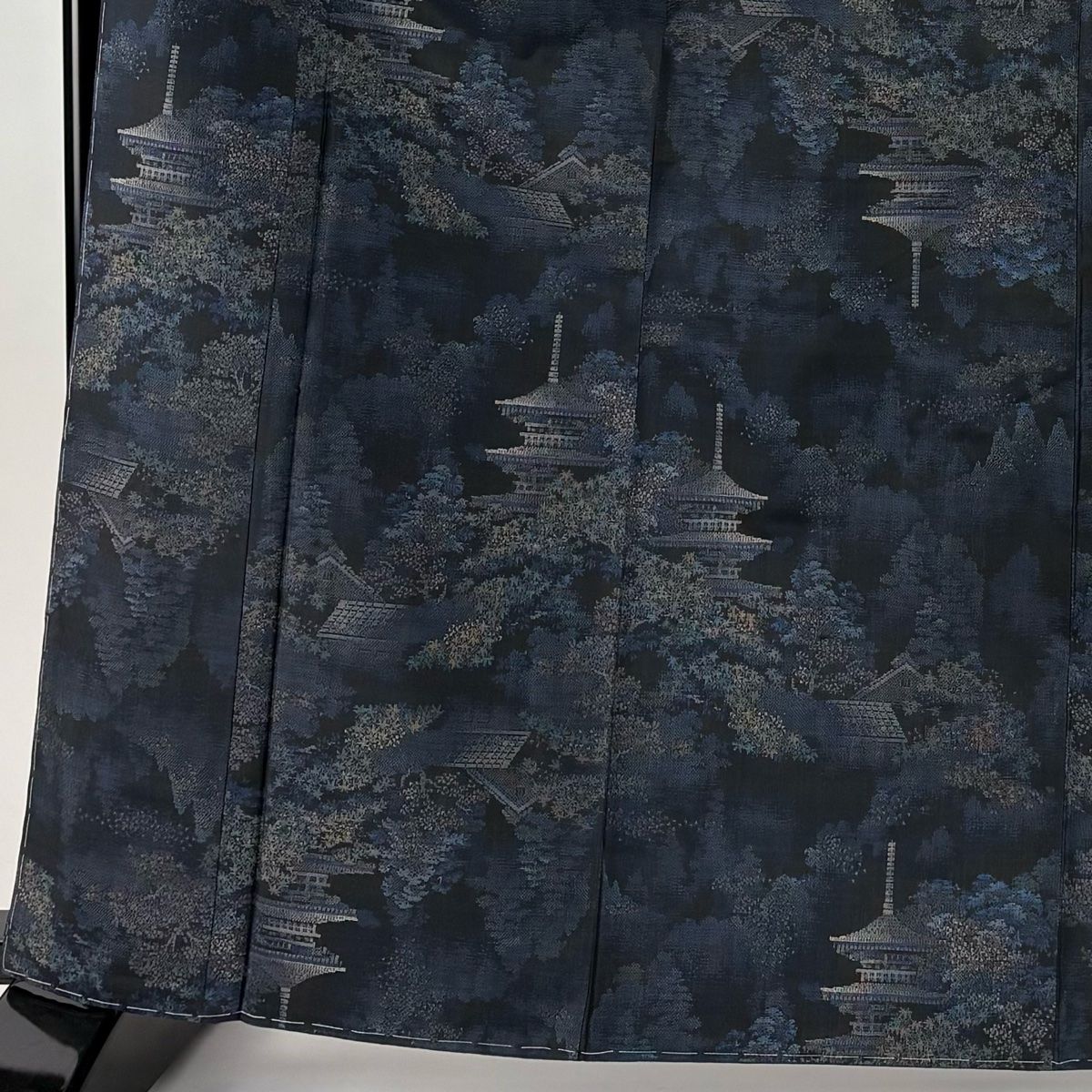 大島紬 身丈166.5 cm 裄丈66 M 袷 都喜ヱ門 泥染 落款 証紙 樹木 建物 藍色 正絹