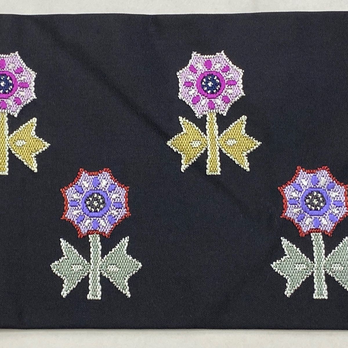 美品】 名古屋帯 逸品 草花 黒 正絹 【】 商品の説明【管理番号】4000006…