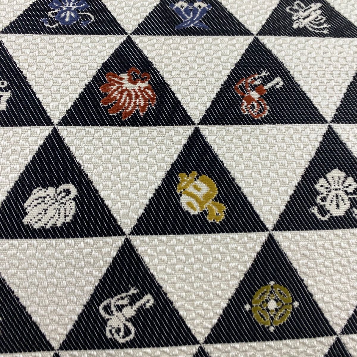 名古屋帯 秀品 八寸名古屋帯 松葉仕立て 鱗 宝尽くし クリーム 正絹