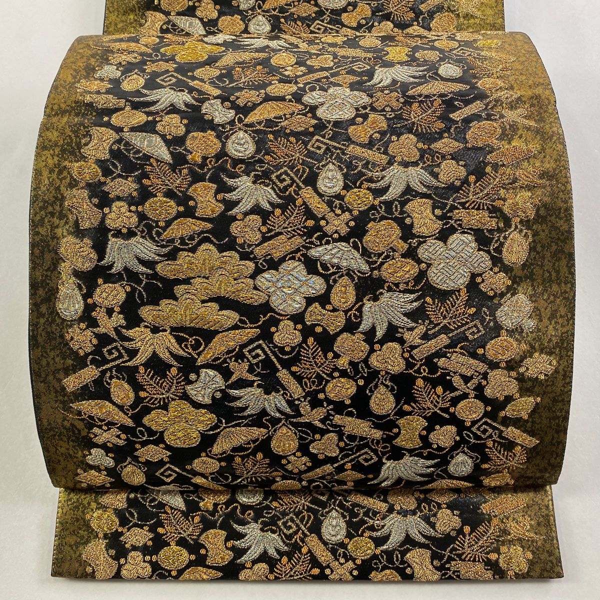 袋帯 秀品 宝づくし 若松 金銀糸 箔 黒 六通 正絹