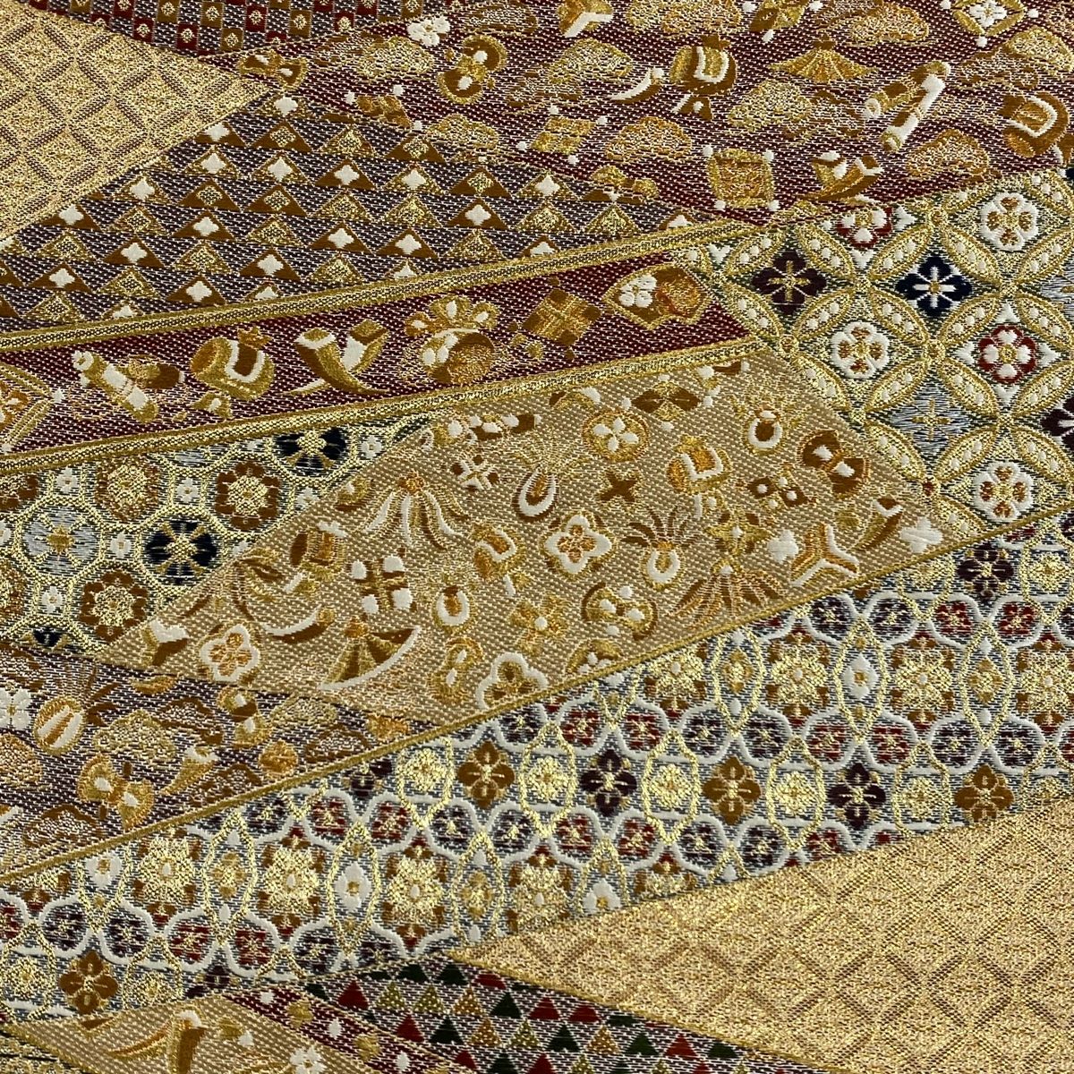 袋帯 秀品 宝尽くし 蜀江華文 金糸 箔 金色 六通 正絹