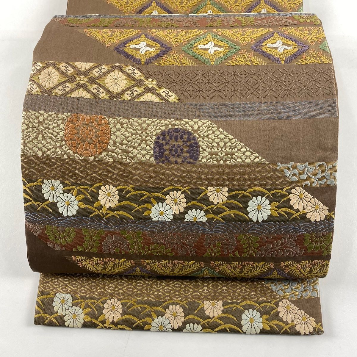 袋帯 秀品 鈴乃屋 向かい鳥 草花 刺繍 箔 焦茶色 六通 正絹