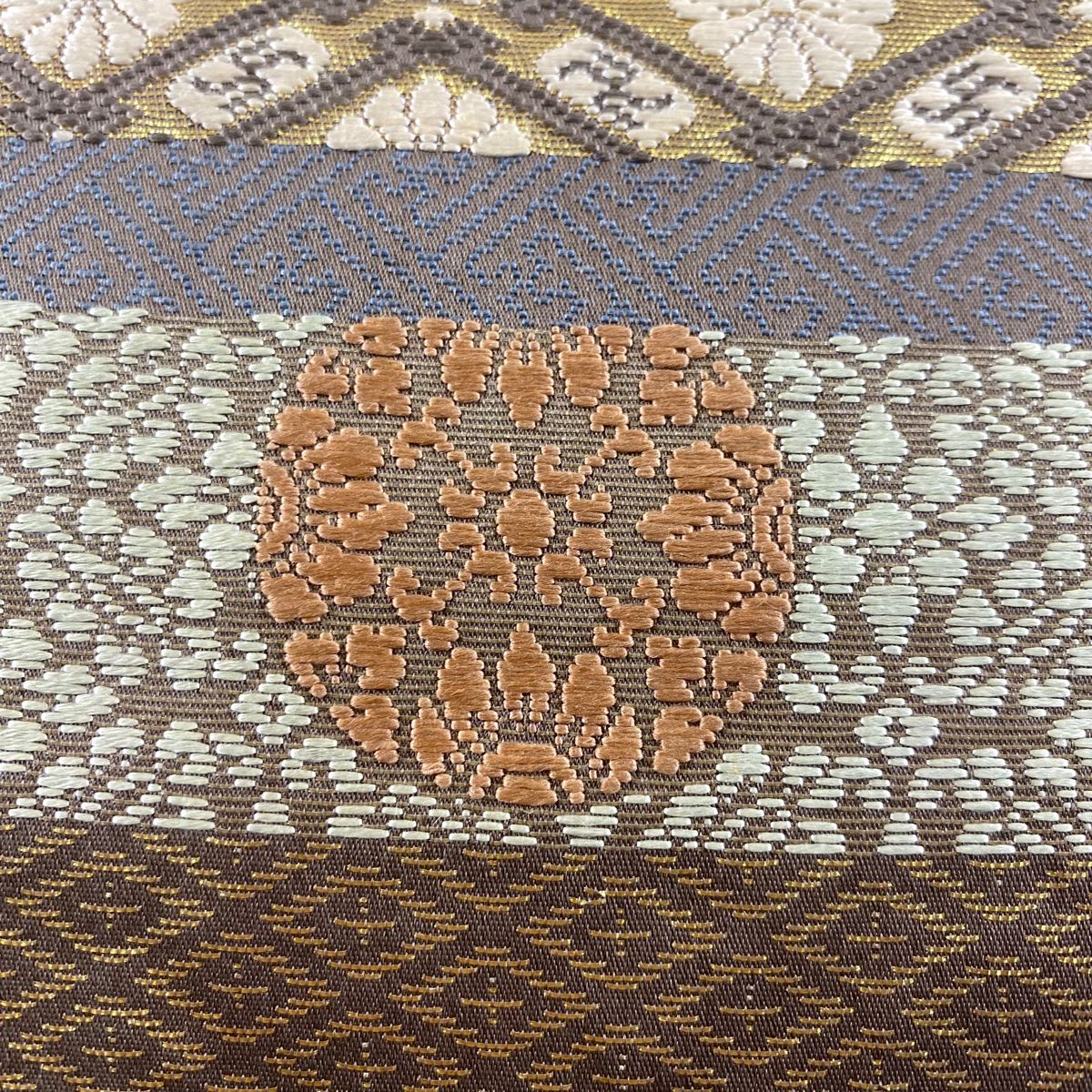 袋帯 秀品 鈴乃屋 向かい鳥 草花 刺繍 箔 焦茶色 六通 正絹