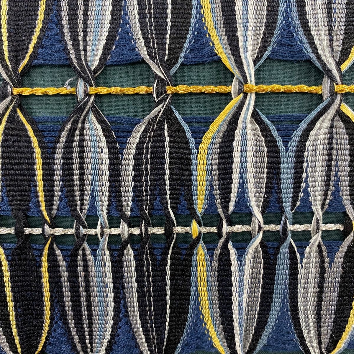 袋帯 秀品 幾何学 縞 金銀糸 紺色 お太鼓柄 正絹