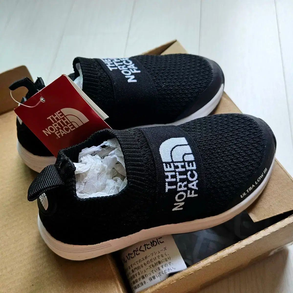 MLBキッズ ハイトップ スニーカー (新品)