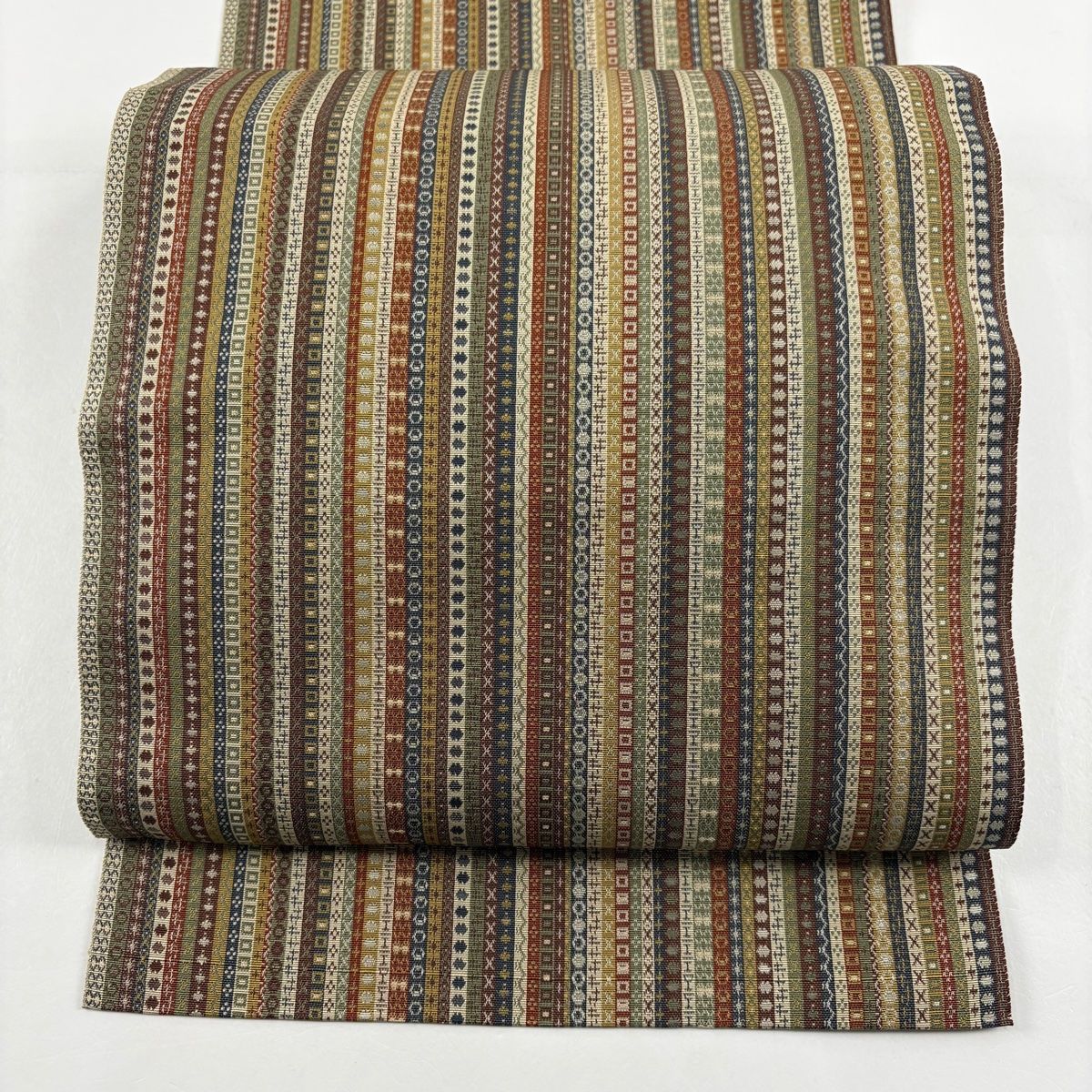 名古屋帯 秀品 松葉仕立て 八寸名古屋帯 縞 幾何学 茶色 正絹