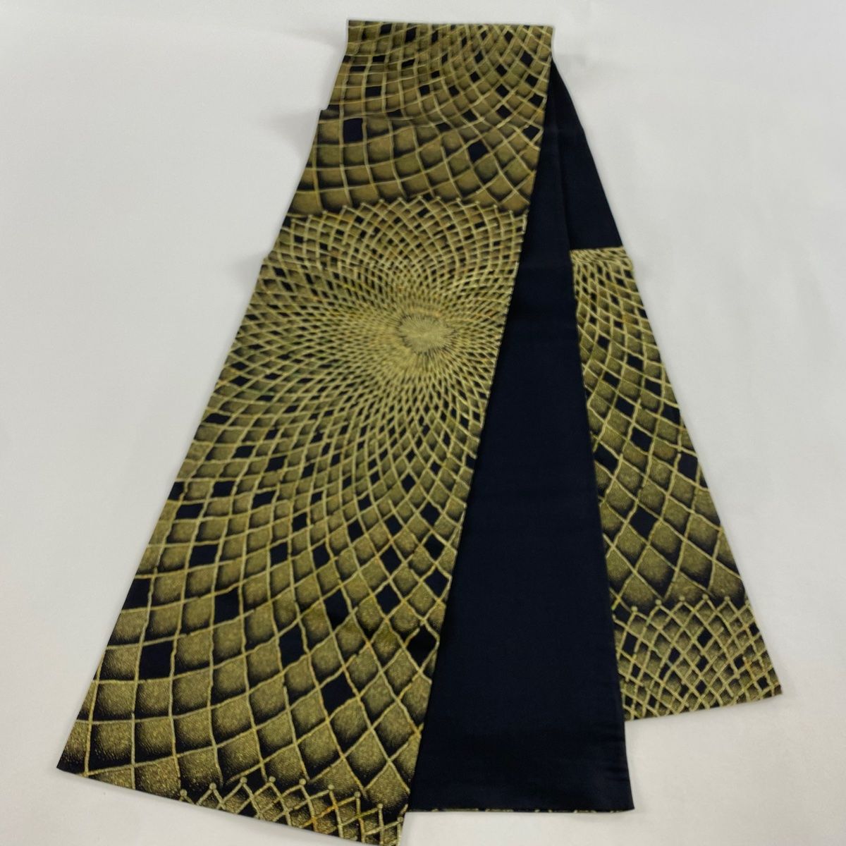  袋帯 秀品 幾何学模様 箔 金糸 黒 六通 正絹 袋帯 帯