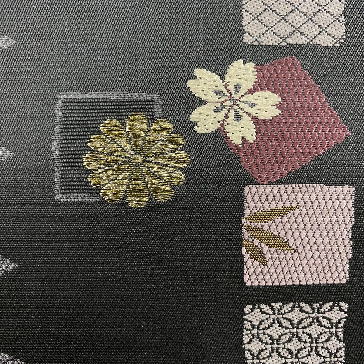 美品】 名古屋帯 秀品 菊 桜 金糸 刺繍 黒灰 正絹 【中古】 - メルカリ