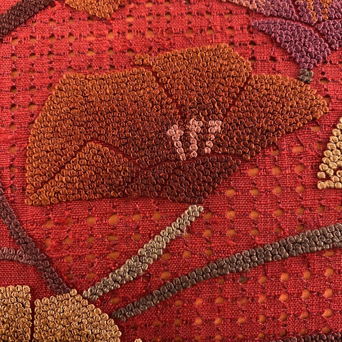 名古屋帯 秀品 紬地 関西仕立て 枝花 刺繍 赤 正絹