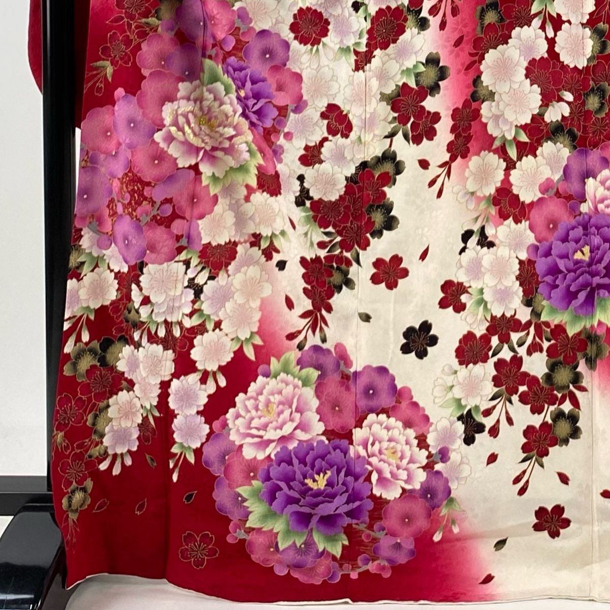 振袖 身丈169 5 cm 裄丈67 M 袷 牡丹 桜 刺繍 金彩 クリーム 正絹