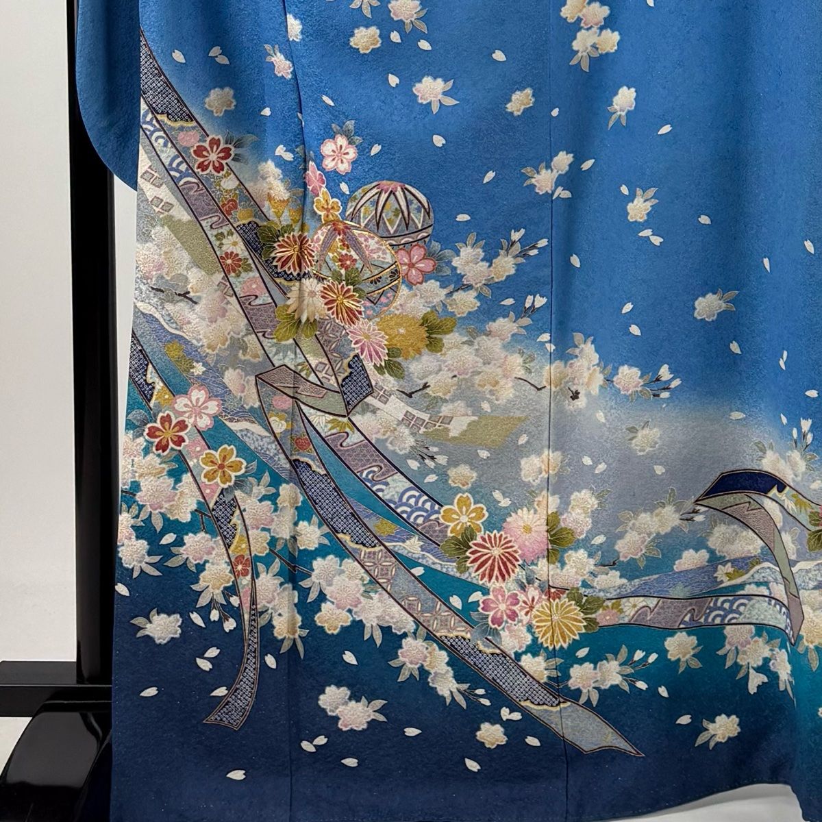 振袖 身丈168 cm 裄丈70 L 袷 手鞠 桜 銀通し 金糸 水色 正絹
