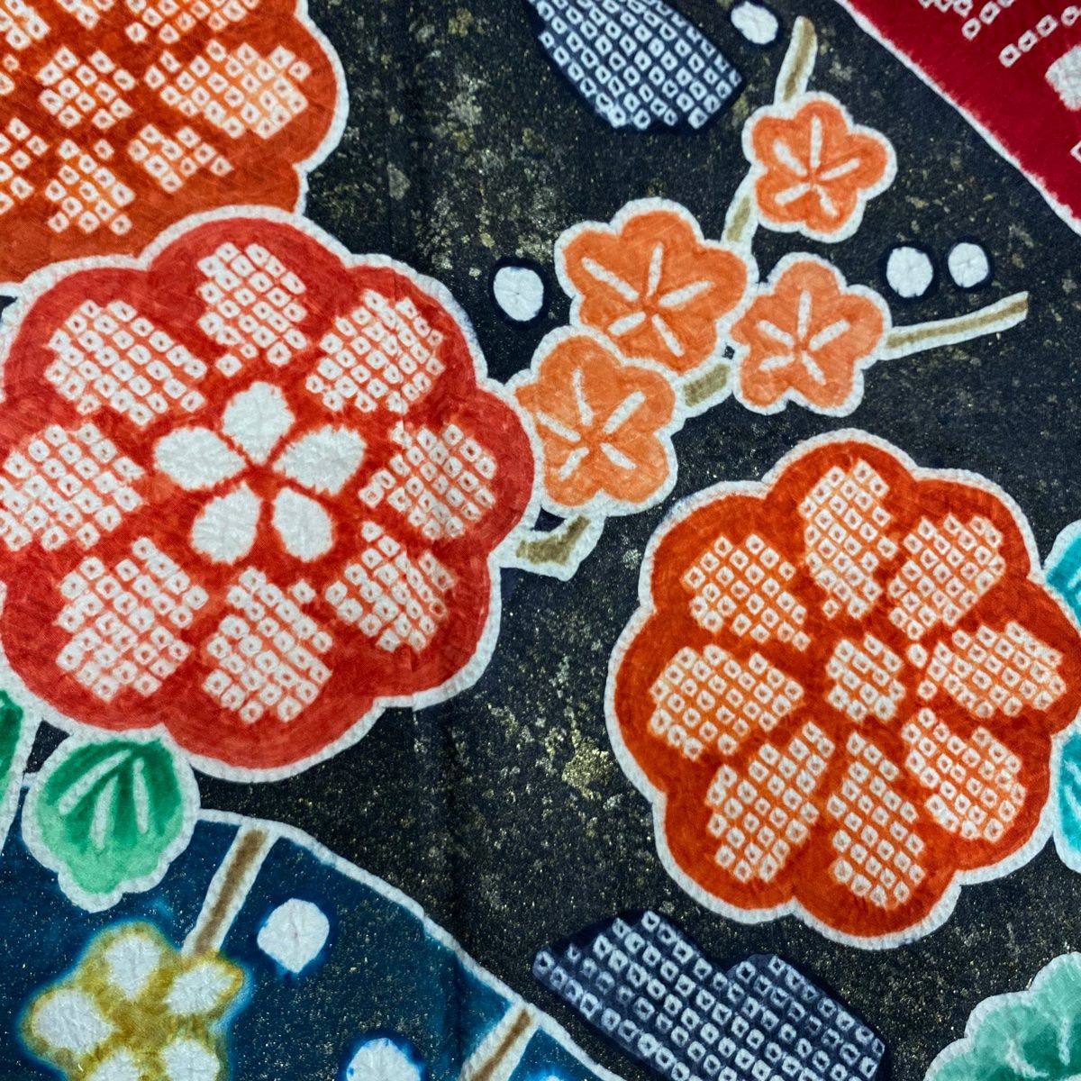  振袖 身丈168.5 cm 裄丈68 L 袷 菊 梅 絞り 金銀彩 赤 正絹 振袖 着物