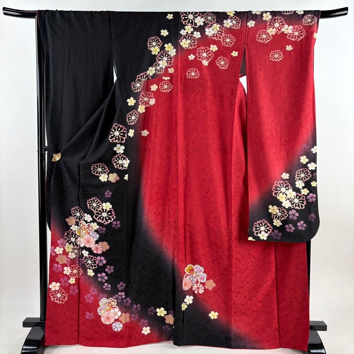 振袖 身丈167.5 cm 裄丈69 L 袷 桜 金彩 染め分け 黒 正絹