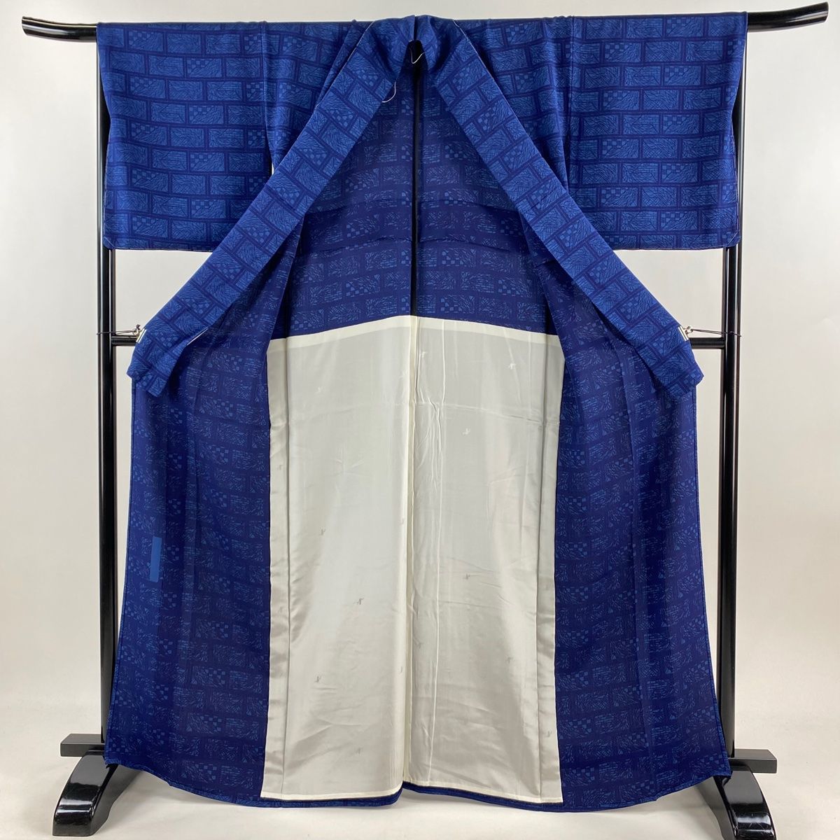  小紋 身丈165 5 cm 裄丈68 L 単衣 金子正 落款 幾何学 葉柄 縮緬 藍色 正絹 小紋 着物
