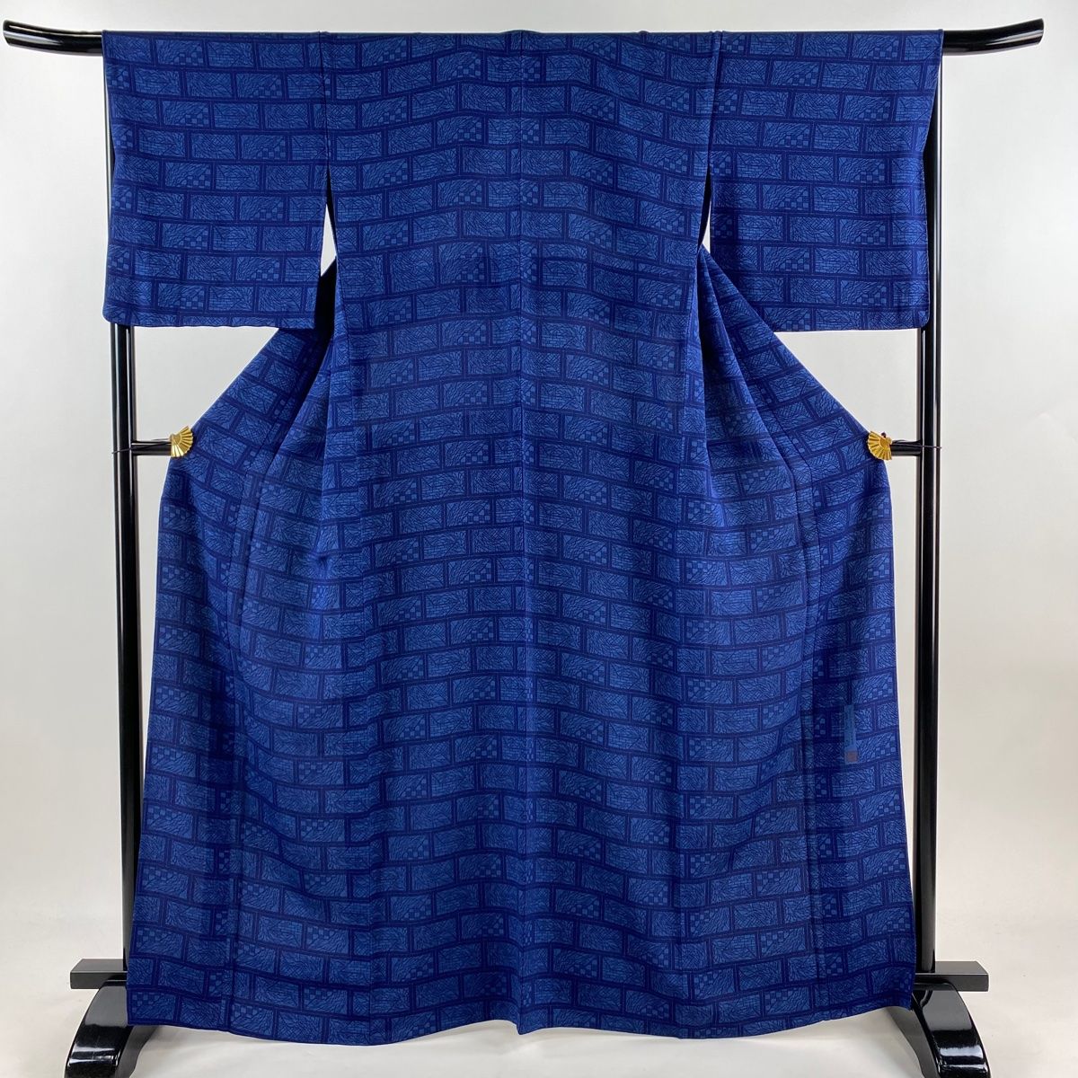 小紋 身丈165 5 cm 裄丈68 L 単衣 金子正 落款 幾何学 葉柄 縮緬 藍色 正絹