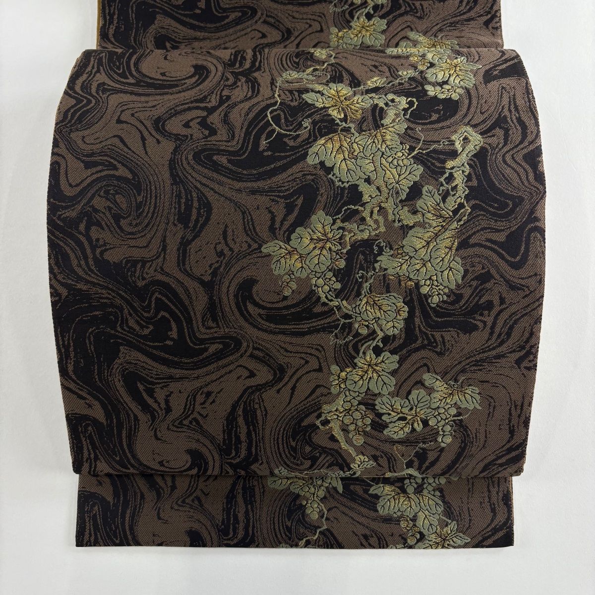 袋帯 葡萄 幾何学模様 金糸 焦茶色 六通 正絹