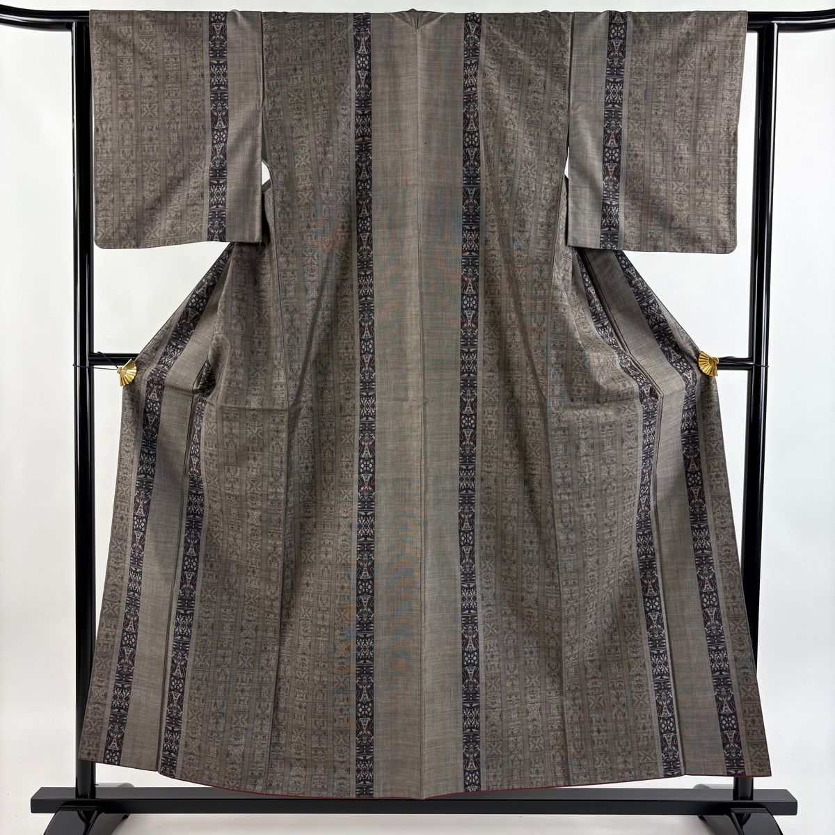 紬 身丈155 cm 裄丈63 S 袷 縞 幾何学模様 焦茶色 正絹 秀品