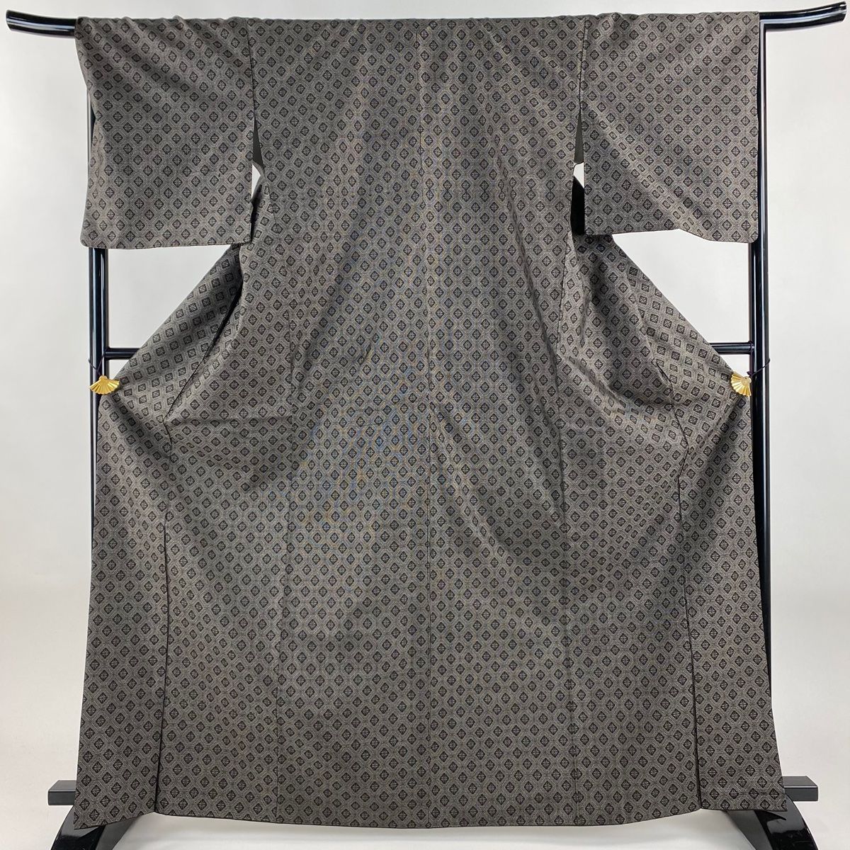 紬 身丈166.5 cm 裄丈67.5 L 袷 菱 焦茶色 正絹 秀品