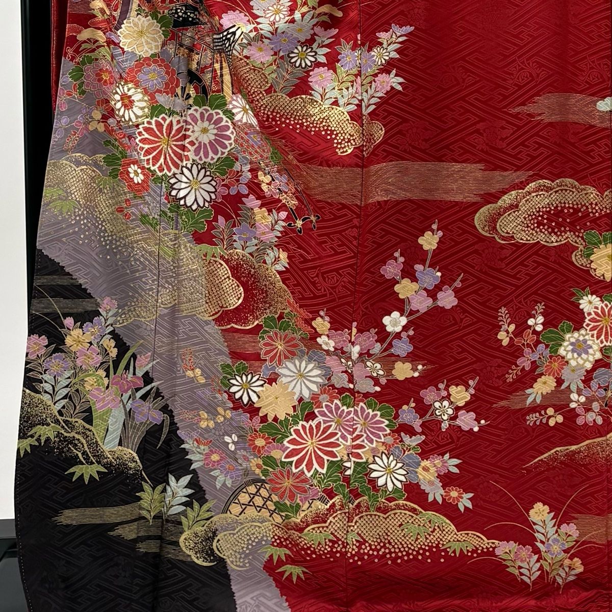 振袖 身丈169 cm 裄丈70 L 袷 御所車 菊 金彩 染め分け 赤 正絹 秀品