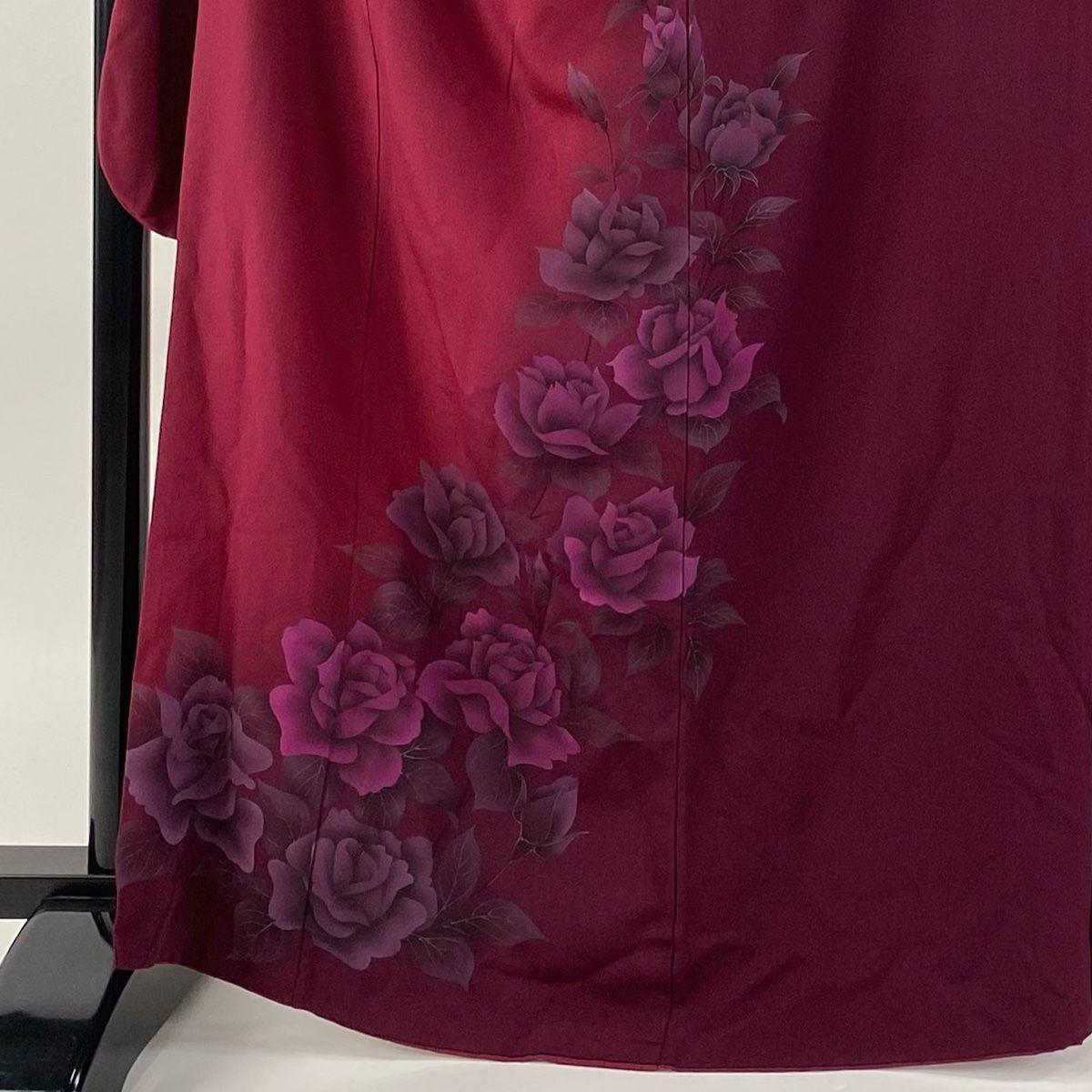 振袖 身丈165 cm 裄丈70.5 L 袷 薔薇 ぼかし 銀彩 赤紫 正絹 秀品