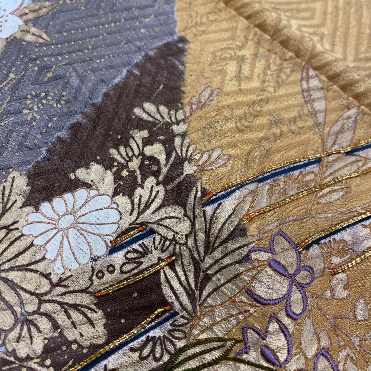  振袖 身丈171 cm 裄丈69 L 袷 鈴乃屋 御所車 雪輪 刺繍 絞り 茶色 正絹 秀品 振袖 着物