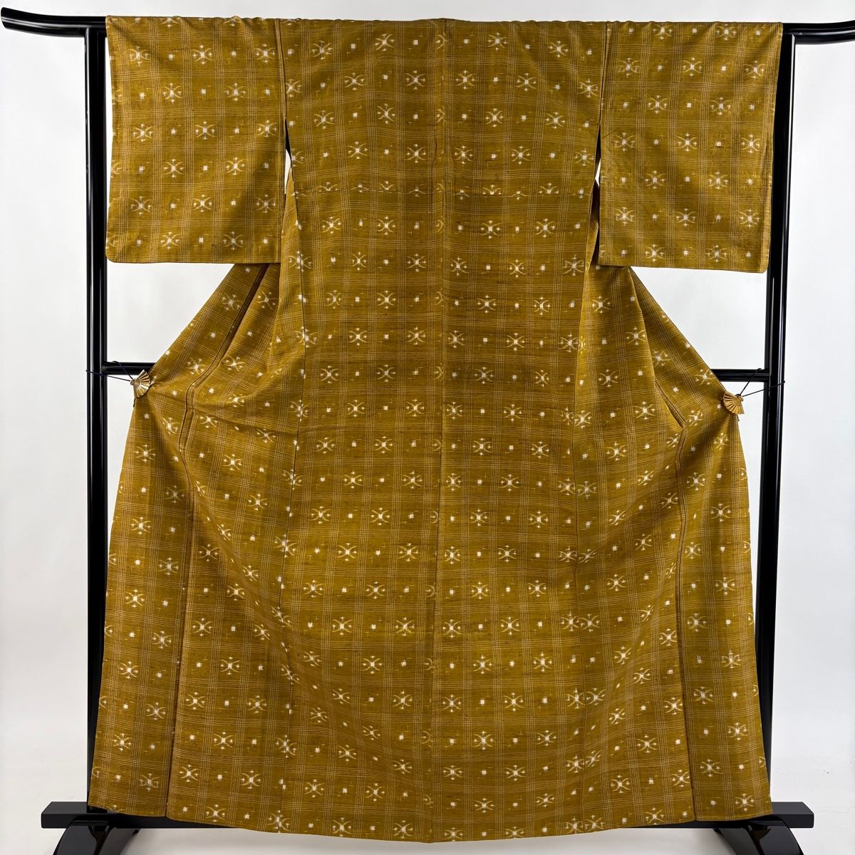 紬 身丈163.5 cm 裄丈63.5 S 単衣 格子 幾何学 山吹茶色 正絹 秀品