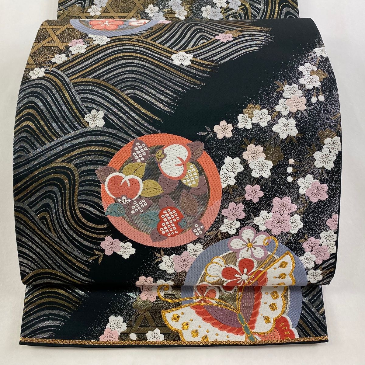 袋帯 秀品 振袖向き 蝶 桜 箔 金銀糸 黒 六通 正絹