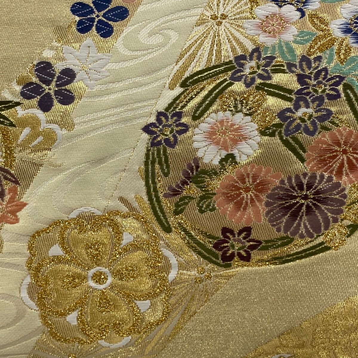 袋帯 秀品 花丸文 観世水 箔 ベージュ 六通 正絹