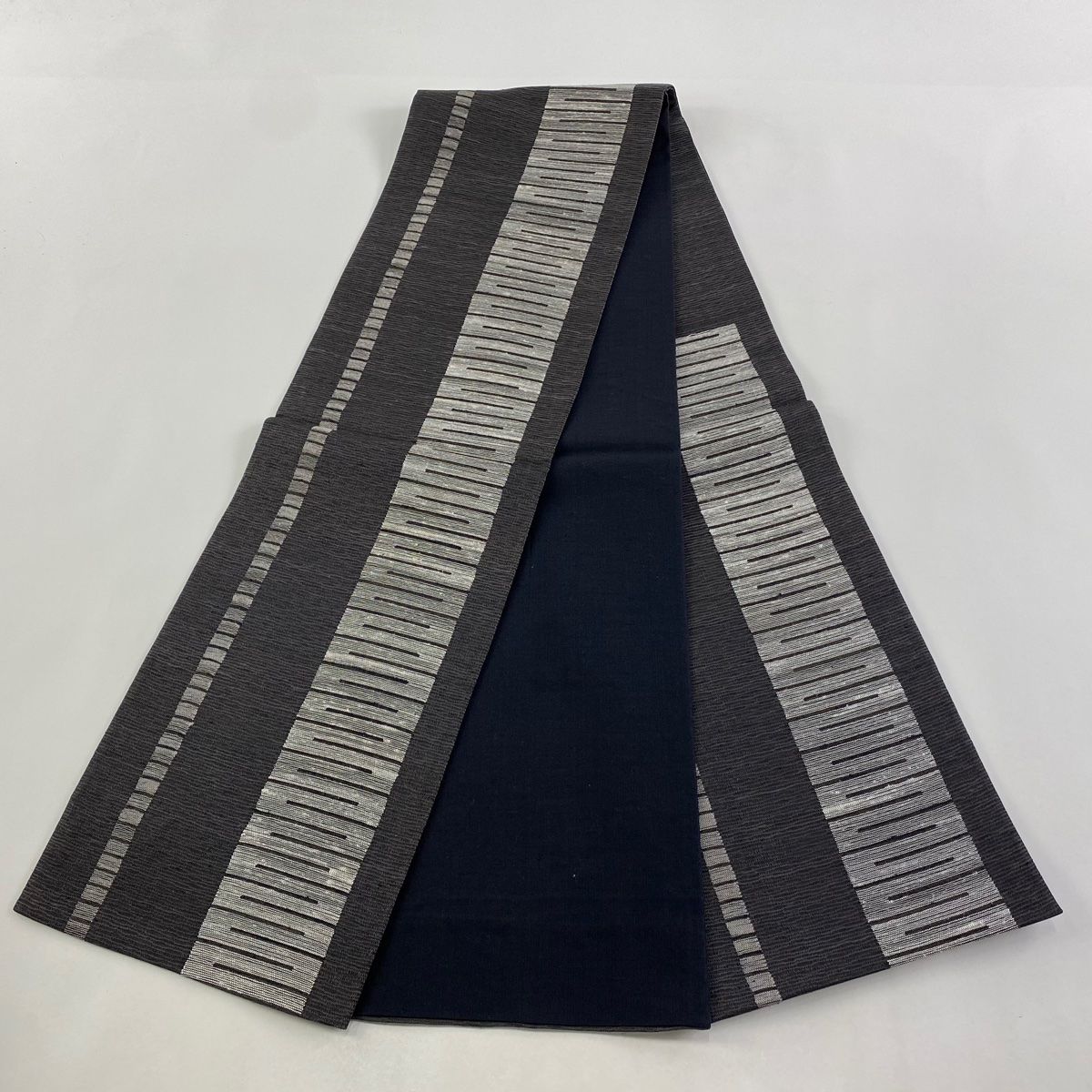  袋帯 秀品 縞 幾何学 金銀糸 焦茶色 六通 正絹 袋帯 帯