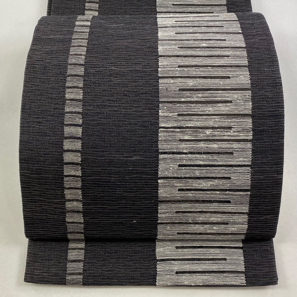 袋帯 秀品 縞 幾何学 金銀糸 焦茶色 六通 正絹