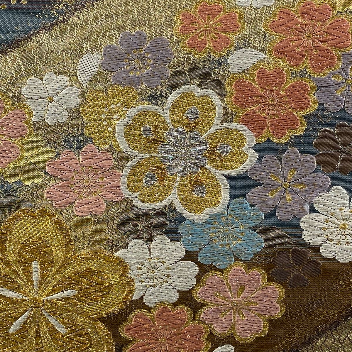 袋帯 秀品 虹彩 桜 花びら 金銀糸 箔 金色 六通 正絹