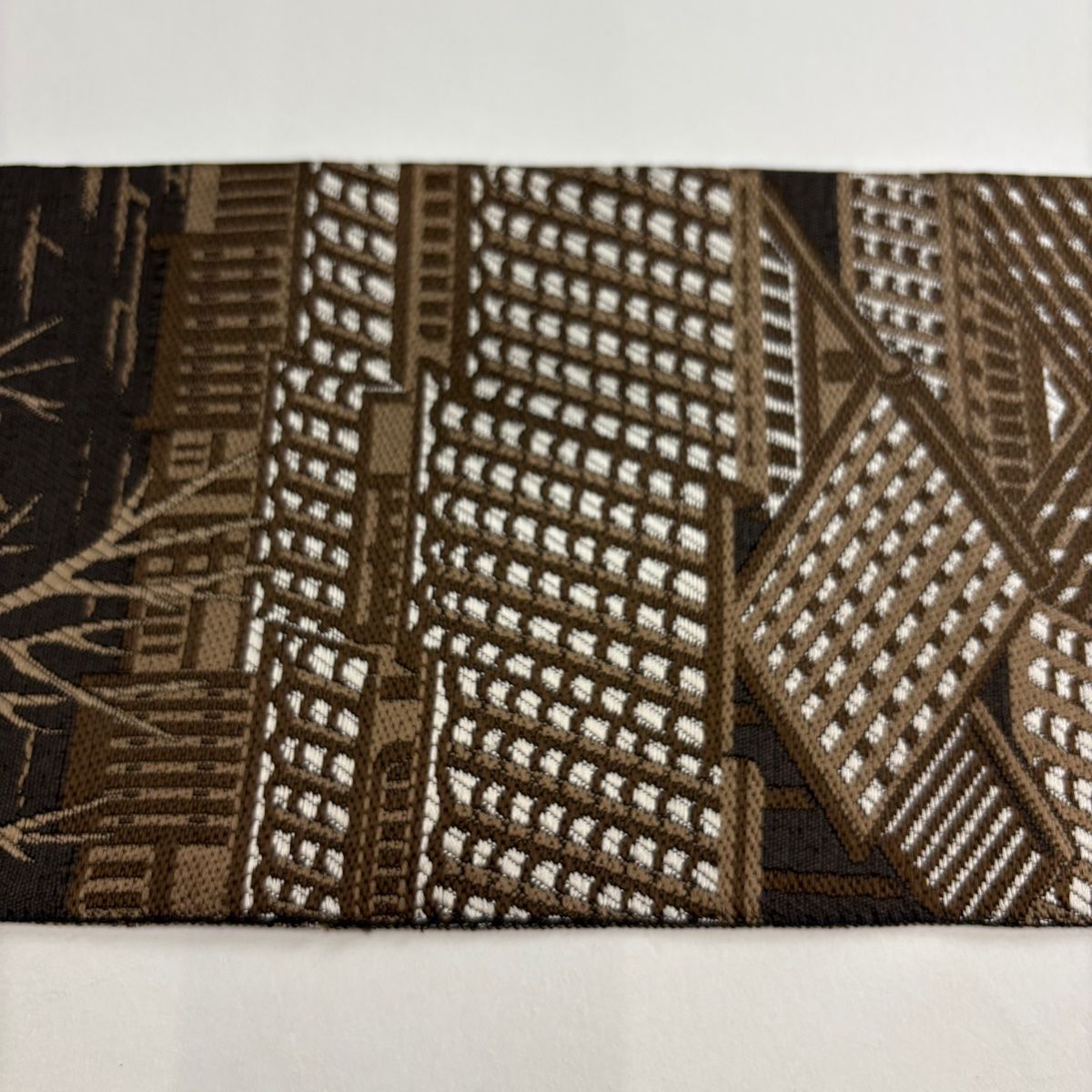  名古屋帯 秀品 落款 八寸名古屋帯 桝屋儀兵衛 建物 樹木 焦茶色 正絹 名古屋帯 帯