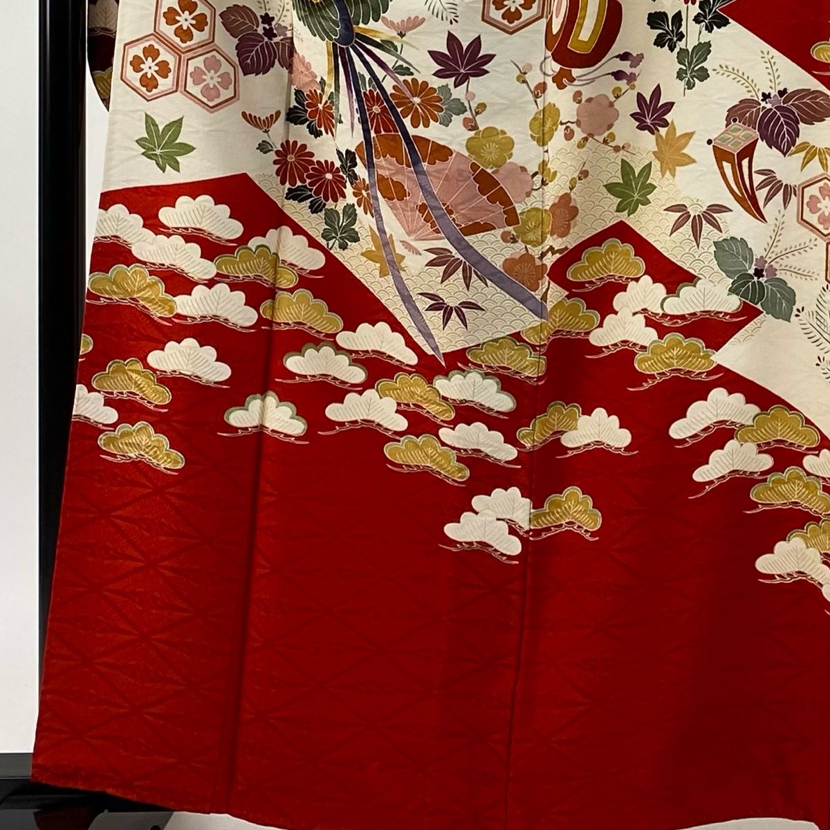 振袖 身丈160.5 cm 裄丈67.5 L 袷 落款 尾長鳥 松竹梅 金糸 金彩 クリーム 正絹 秀品