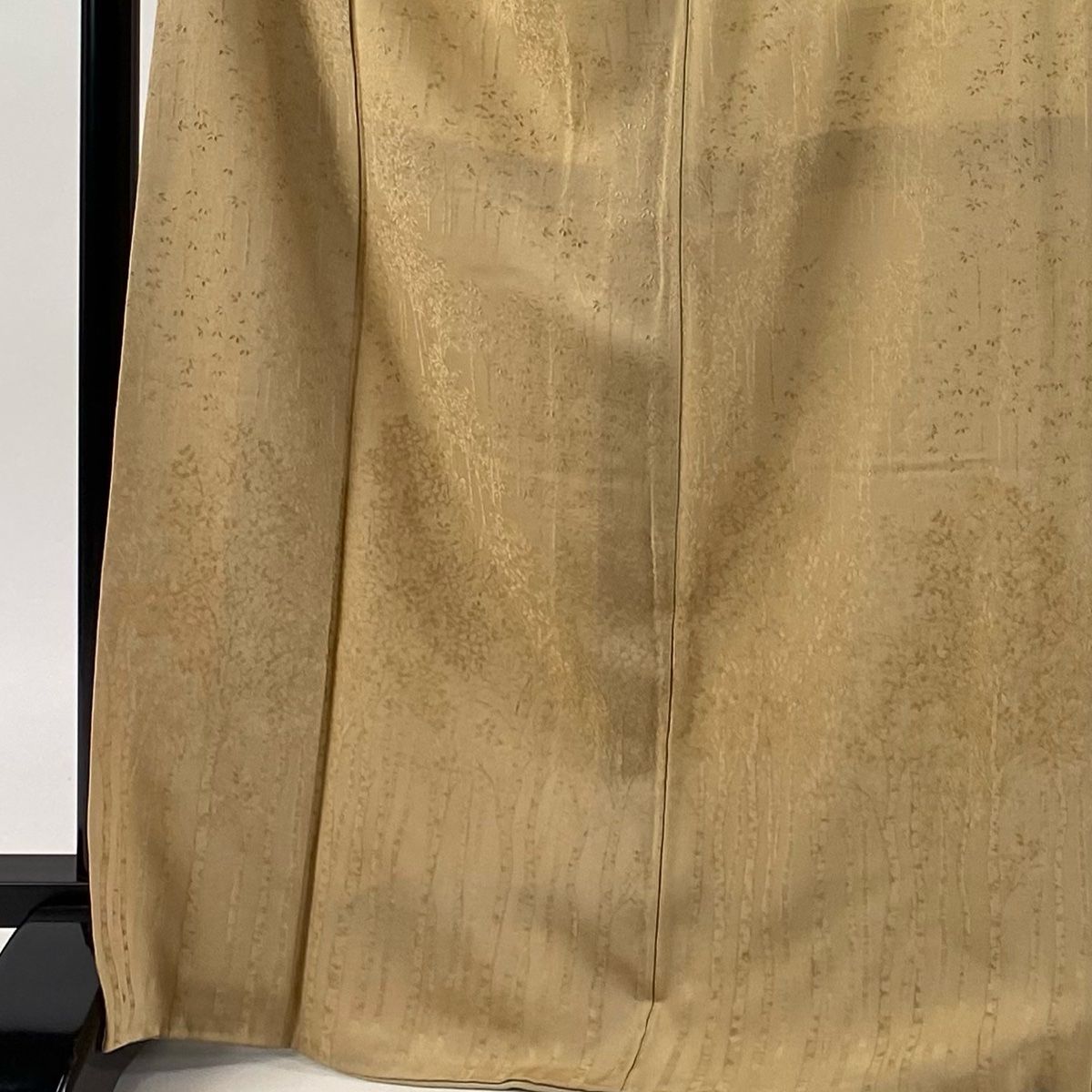 色無地 身丈167.5 cm 裄丈62.5 S 袷 北出与三郎 落款 地紋 ベージュ 正絹 秀品