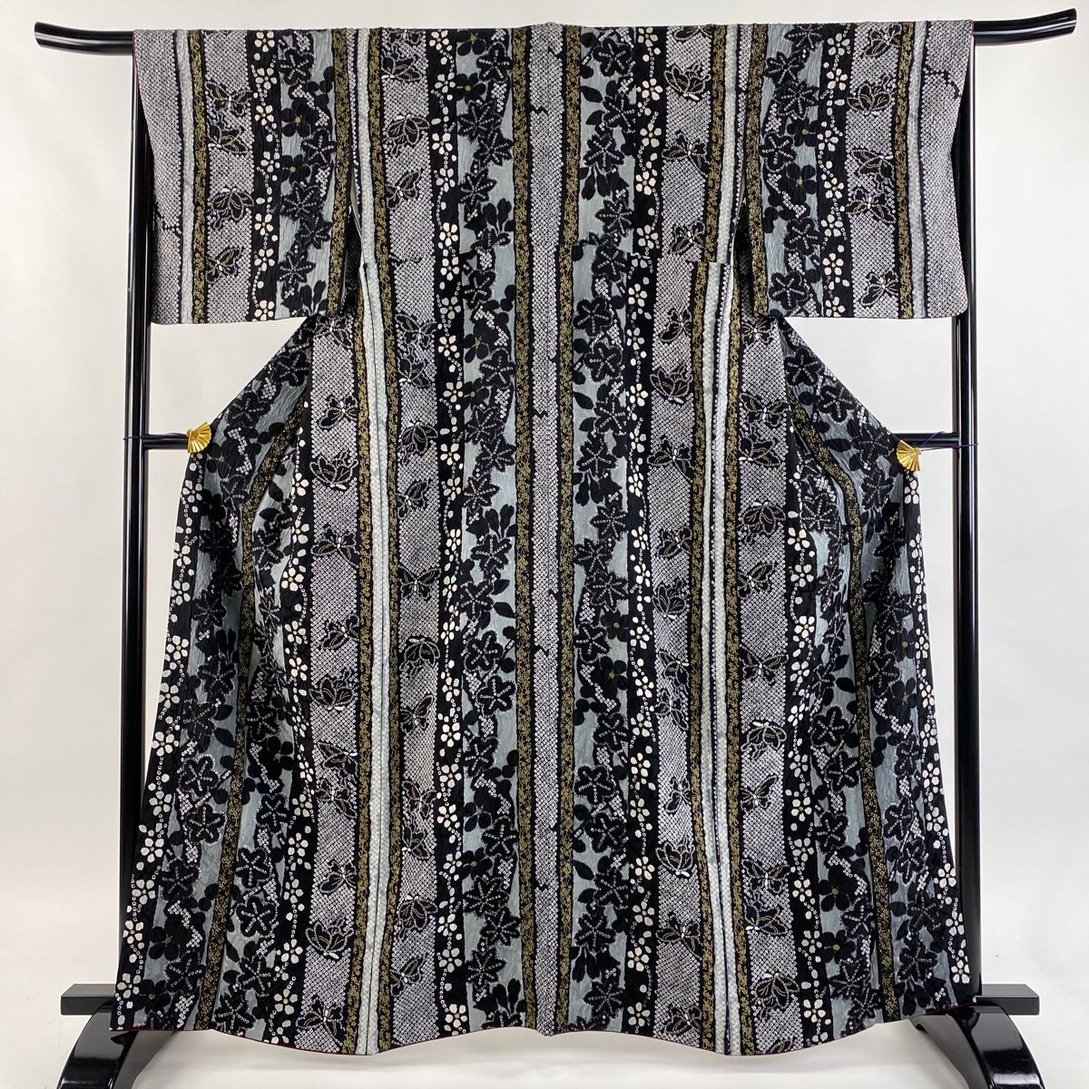 小紋 身丈163 cm 裄丈67 5 L 袷 蝶 梅 金彩 黒 正絹 秀品