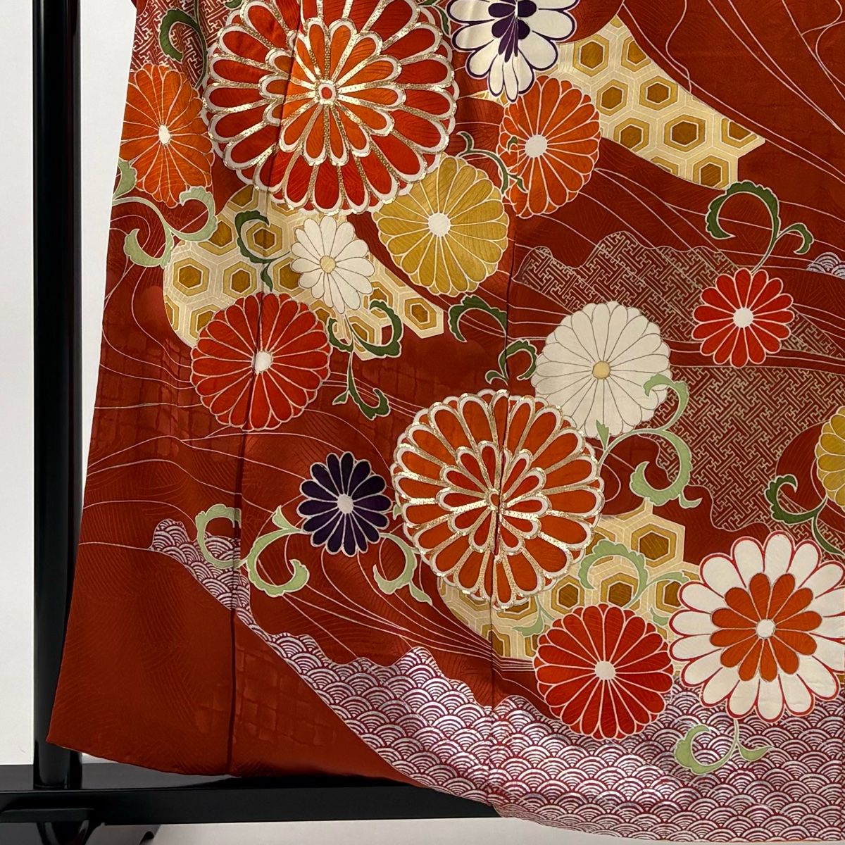 振袖 身丈161 cm 裄丈65 M 袷 菊 亀甲 金糸 金彩 朱色 正絹 秀品
