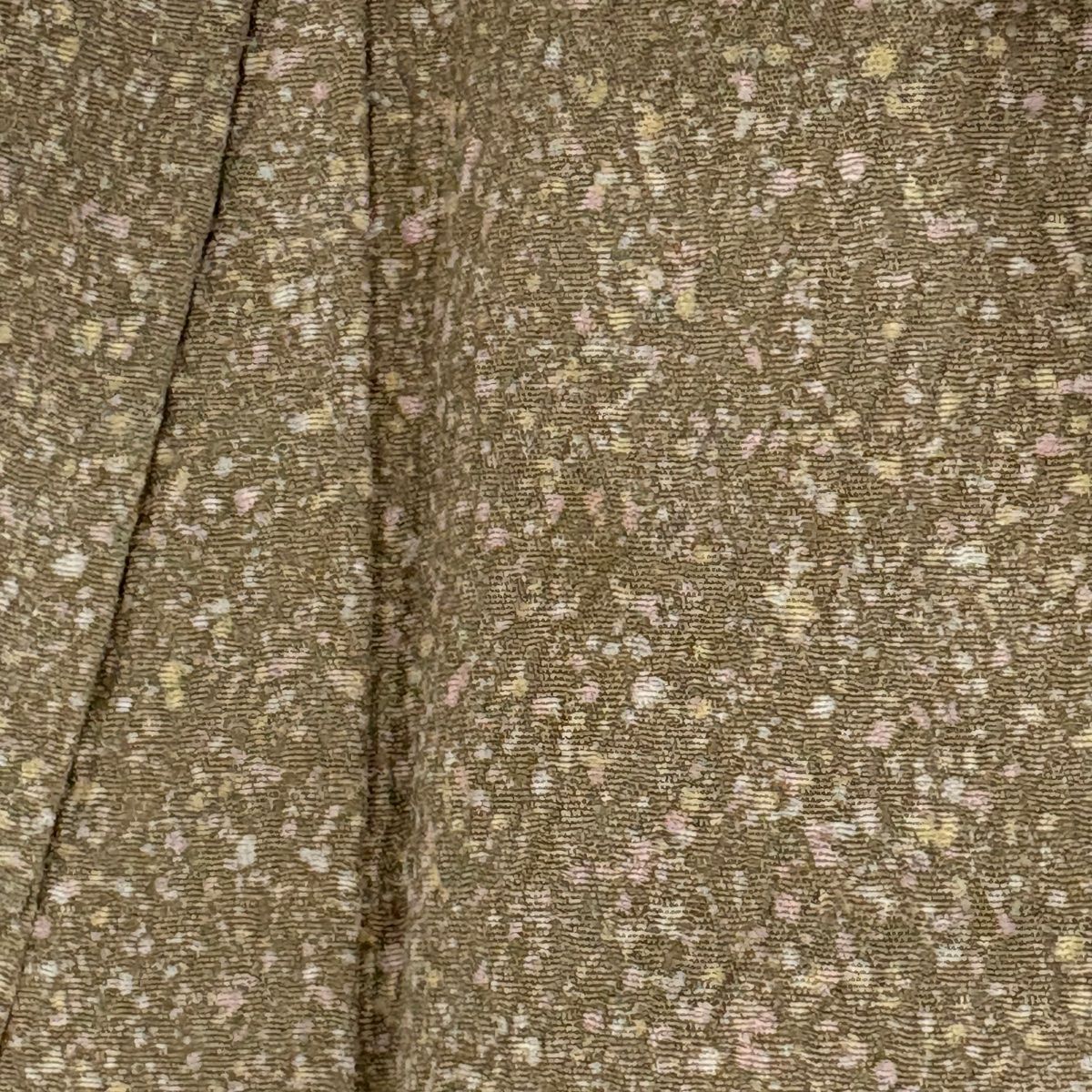  小紋 身丈160 cm 裄丈63 S 袷 落款 幾何学模様 地紋 薄茶色 正絹 秀品 小紋 着物