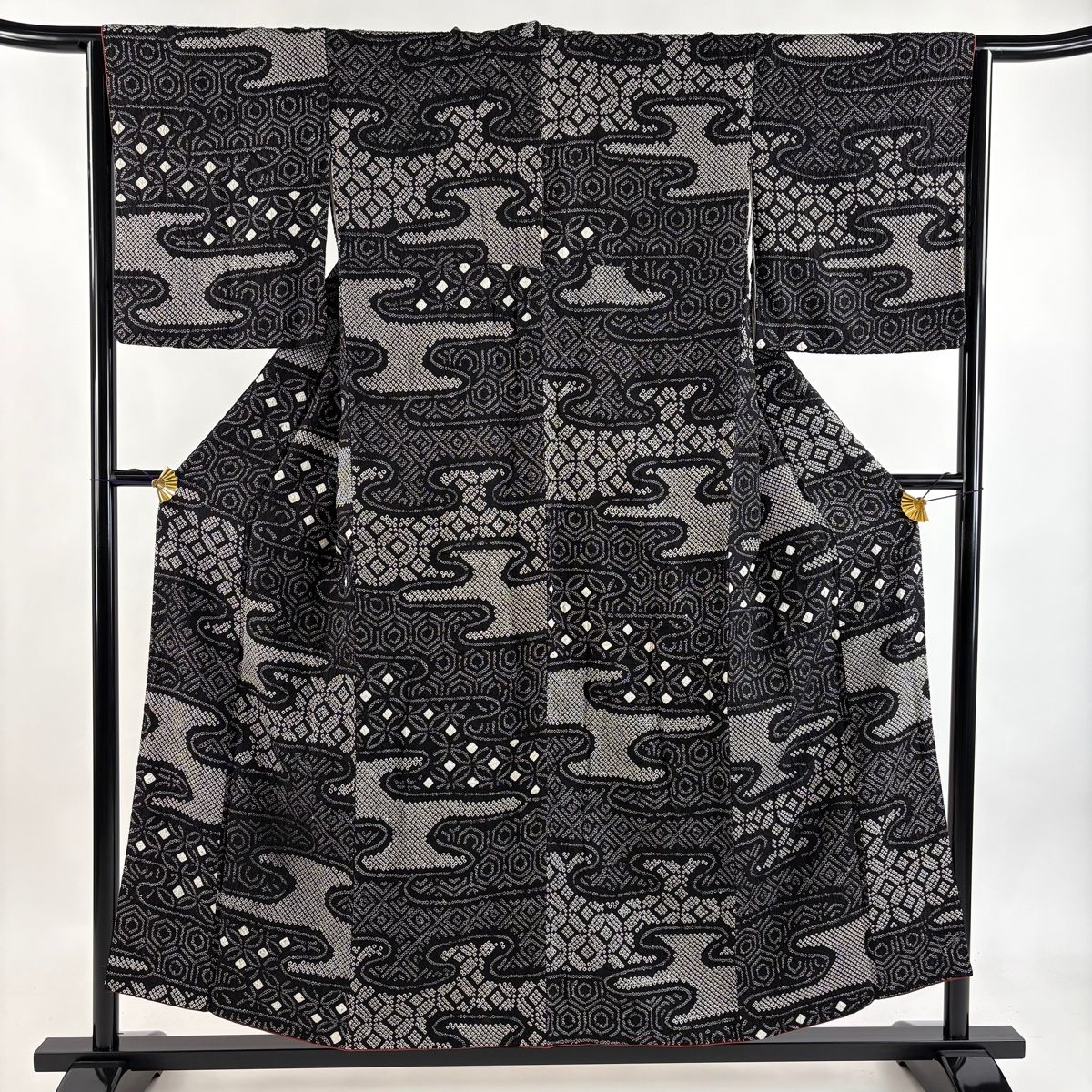 小紋 身丈153 cm 裄丈64 5 M 袷 霞 七宝 絞り 黒 正絹 秀品
