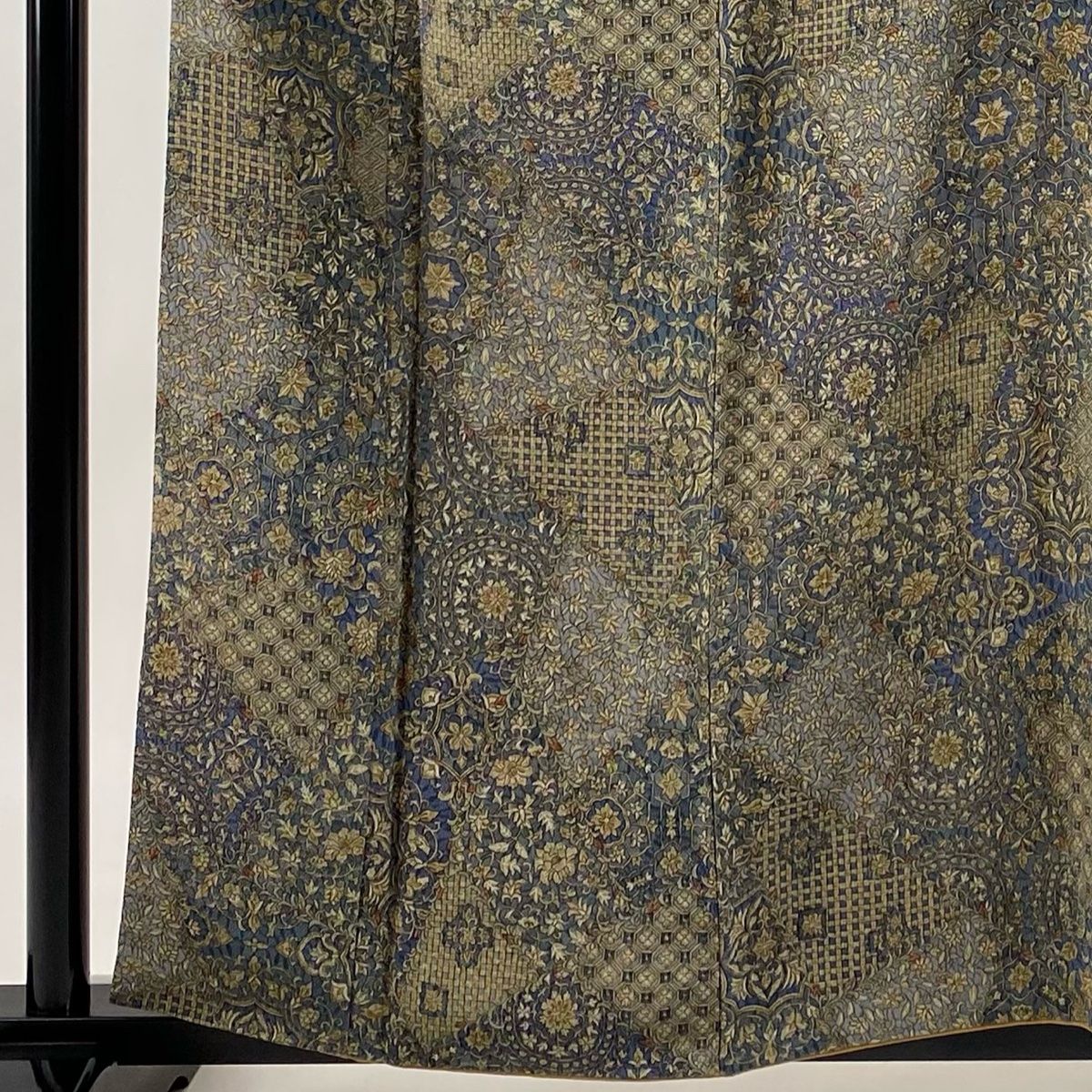 小紋 身丈158 cm 裄丈64 5 M 袷 二代目 更甚 落款 更紗 縮緬 青灰色 正絹 秀品